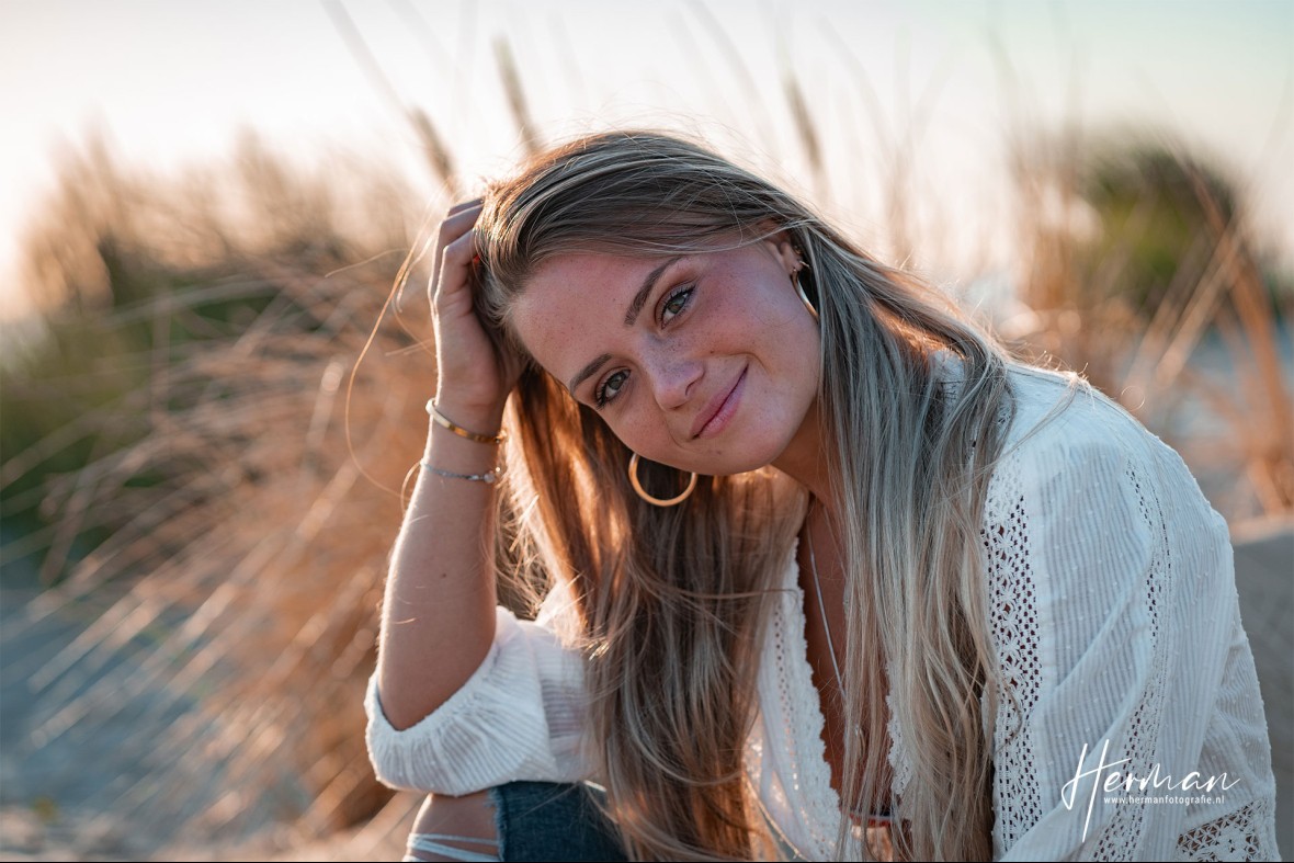 Portret fotograaf Den Haag - Fotoshoot Strand - Herman Fotografie