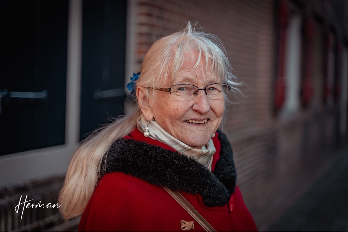 Maria heeft pretoogjes in Dordrecht - Portret fotoshoot Dordrecht met fotograaf Dordrecht